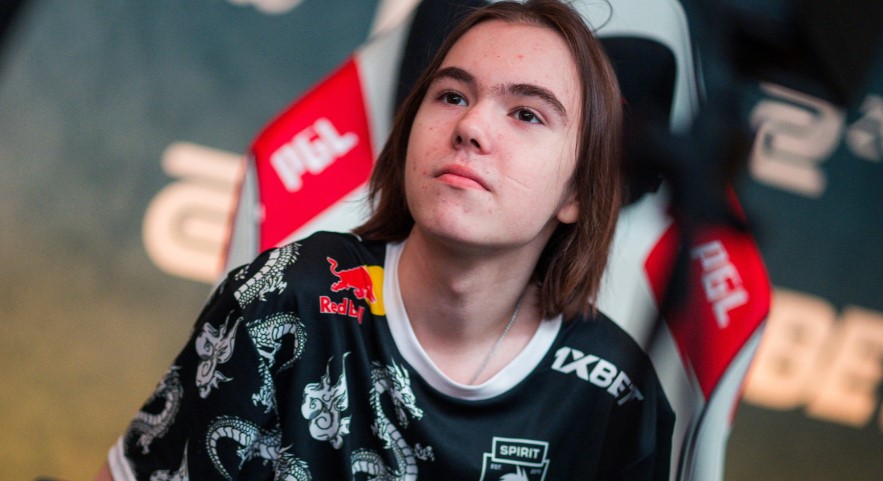 xQc： ＂ CS2 应该每年都赢得年度电子竞技游戏奖＂